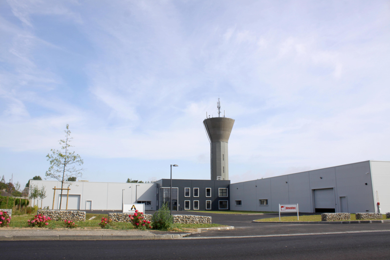 Une trentaine de salariés travaillent au sein de l’usine. (© Devatec)